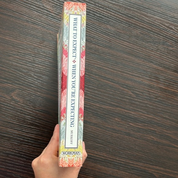 What to expect when you are expecting book - Picture 3 of 3